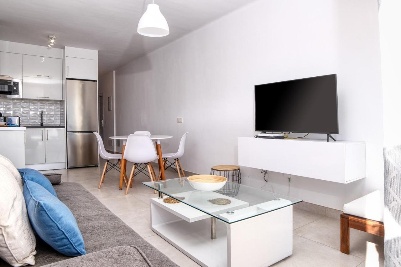 Sunset View Modern Private Poolside Apartment كوستا تاغيسي المظهر الخارجي الصورة